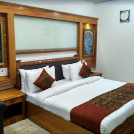 Tjs Royal Hotel Delhi Kültér fotó