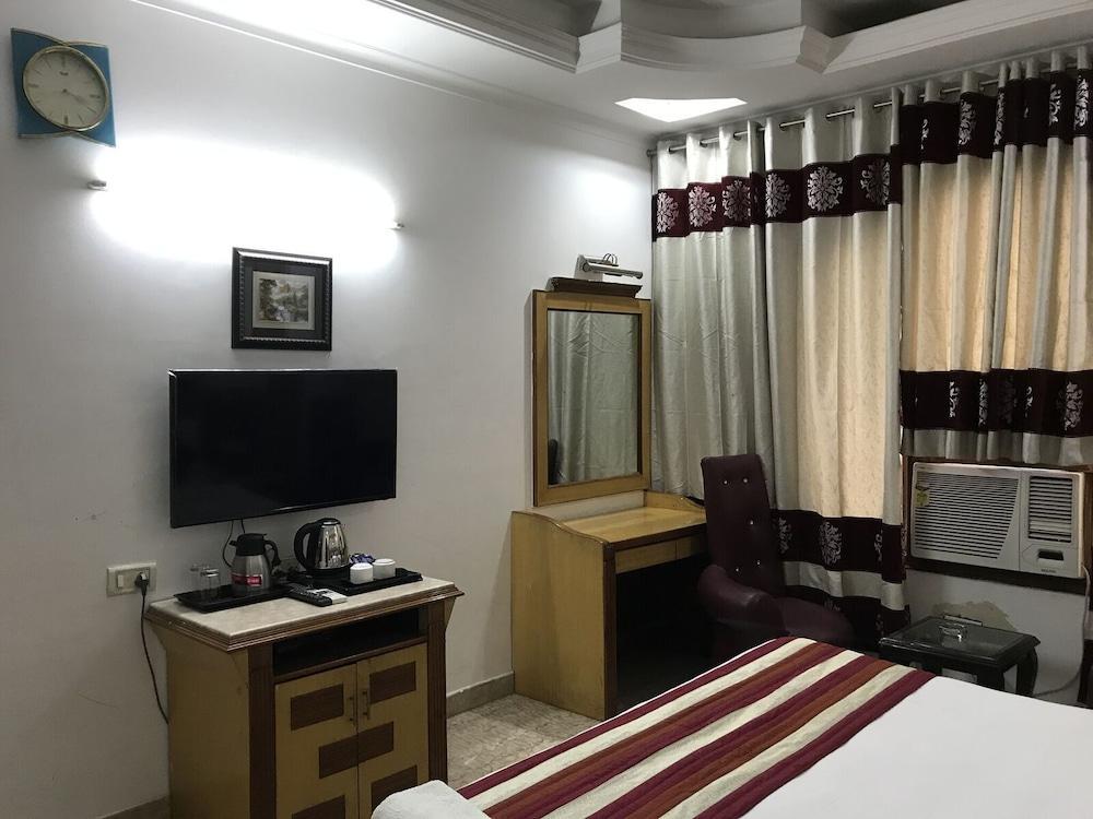 Tjs Royal Hotel Delhi Kültér fotó