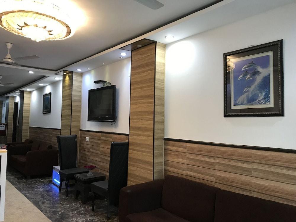 Tjs Royal Hotel Delhi Kültér fotó