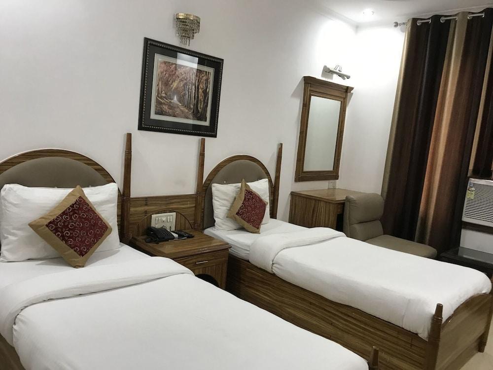 Tjs Royal Hotel Delhi Kültér fotó