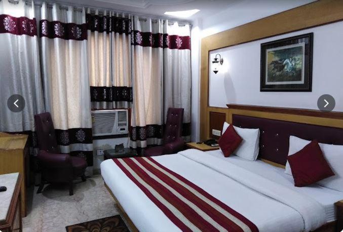 Tjs Royal Hotel Delhi Kültér fotó