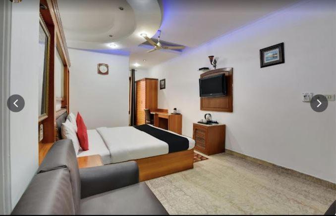 Tjs Royal Hotel Delhi Kültér fotó