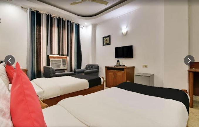 Tjs Royal Hotel Delhi Kültér fotó